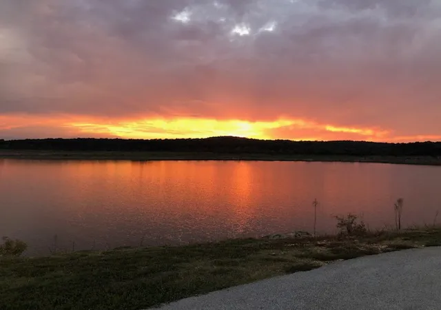 39th image of 1727 Windsor Dr, Lead Hill, AR 72644 | MLS# 1359069