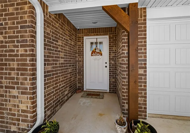 Photo 3 of Single family home for sale at 1500 E Vangston Dr, Siloam Springs, AR 72761 | MLS# 1359599 | Listing updated on 2026-08-21