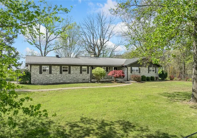 Photo 4 of Single family home for sale at 7288 E Hwy 62, Harrison, AR 72601 | MLS# 1359542 | Listing updated on 2026-08-21