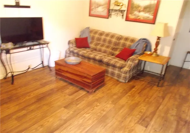 Photo 3 of House for sale at 405 Chateau St, Barling, AR 72923 | MLS# 1358229 | Listing updated on 2026-08-22