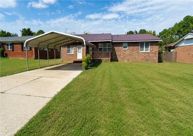 1st image of 1002 Sunshine Ave, Green Forest, AR 72638 | MLS# 1359654