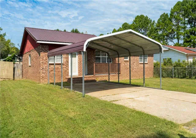 2nd image of 1002 Sunshine Ave, Green Forest, AR 72638 | MLS# 1359654