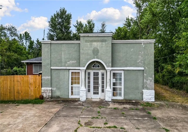 Photo 2 of Single family home for sale at 2202 Se 14th St, Bentonville, AR 72712 | MLS# 1359699 | Listing updated on 2026-08-22