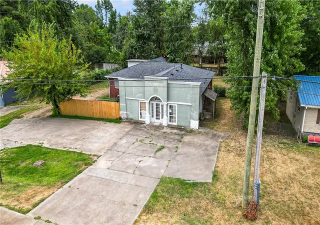 Photo 3 of Single family home for sale at 2202 Se 14th St, Bentonville, AR 72712 | MLS# 1359699 | Listing updated on 2026-08-22