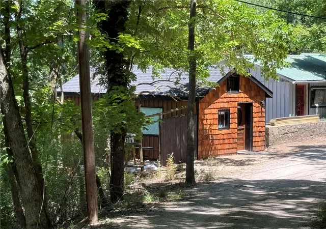 2nd image of 14 Nut St, Eureka Springs, AR 72632 | MLS# 1359267