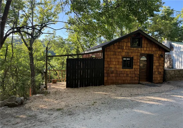 Photo 3 of Single family home for sale at 14 Nut St, Eureka Springs, AR 72632 | MLS# 1359267 | Listing updated on 2026-08-22