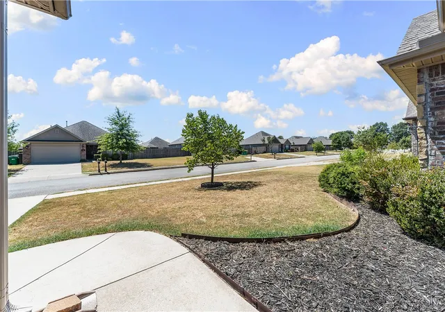 Photo 2 of Single family home for sale at 201 Cisterna Dr, Centerton, AR 72719 | MLS# 1359692 | Listing updated on 2026-08-22