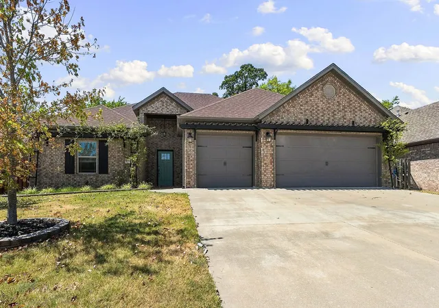 Photo 2 of Single family home for sale at 3404 Sw Brittany, Bentonville, AR 72713 | MLS# 1359660 | Listing updated on 2026-08-24