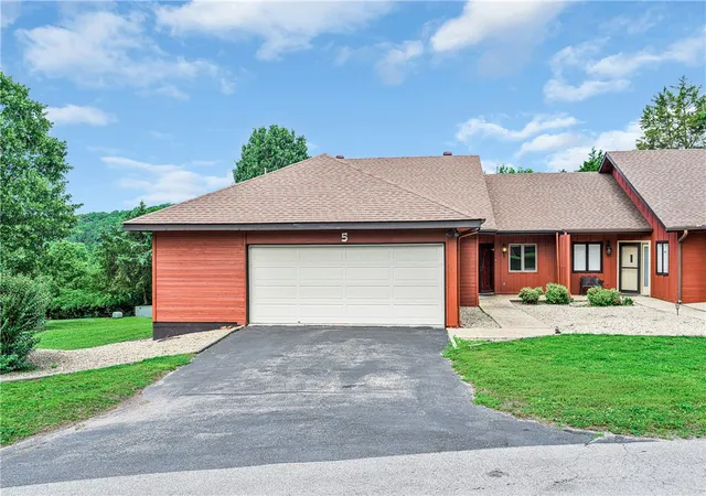 2nd image of 5 Blake Ln, Bella Vista, AR 72714 | MLS# 1359382