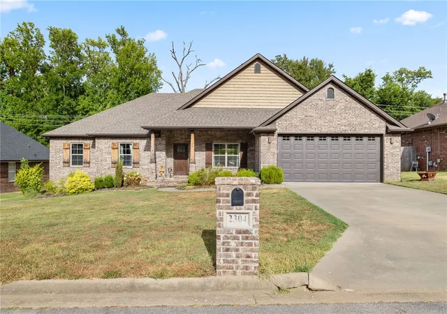 Photo 3 of Single family home for sale at 2304 Vail Dr, Van Buren, AR 72956 | MLS# 1359784 | Listing updated on 2026-08-24