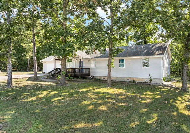 Photo 2 of Single family home for sale at 100 Oakdale Ln, Lead Hill, AR 72644 | MLS# 1359238 | Listing updated on 2026-08-24
