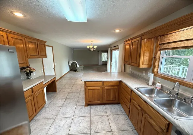 2nd image of 34 S Bandy Dr, Holiday Island, AR 72631 | MLS# 1359841