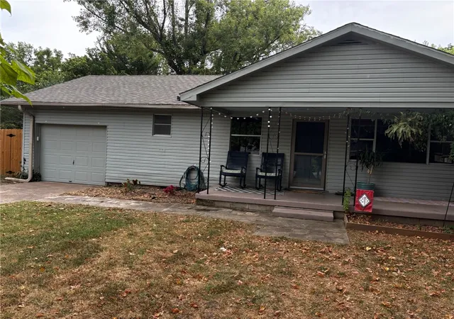 1st image of 209 S Neal St, Prairie Grove, AR 72753 | MLS# 1359876