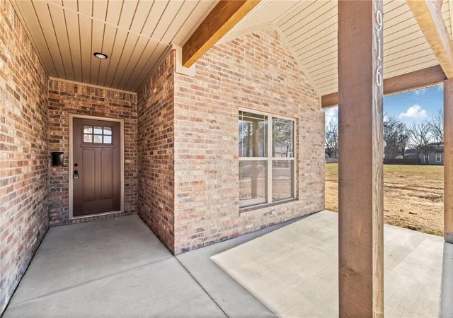 Photo 4 of Single family home for sale at 916 N 13Th, Fort Smith, AR 72901 | MLS# 1359883 | Listing updated on 2026-09-20
