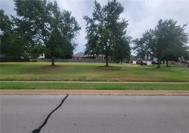 Photo 2 of Sale Pending at 3146 E Hearthstone Dr, Fayetteville, AR 72764 | MLS# 1359935 | Listing updated on 2026-08-26