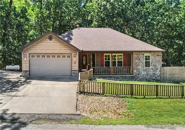 Photo 1 of Single family home for sale at 15 Dunholme Dr, Bella Vista, AR 72714 | MLS# 1359943 | Listing updated on 2026-08-26