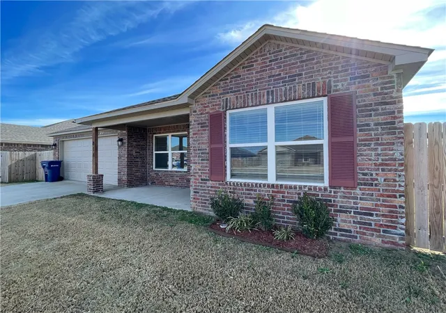 Photo 1 of Sale Pending at 2802 N Lane St, Siloam Springs, AR 72761 | MLS# 1360035 | Listing updated on 2026-08-25