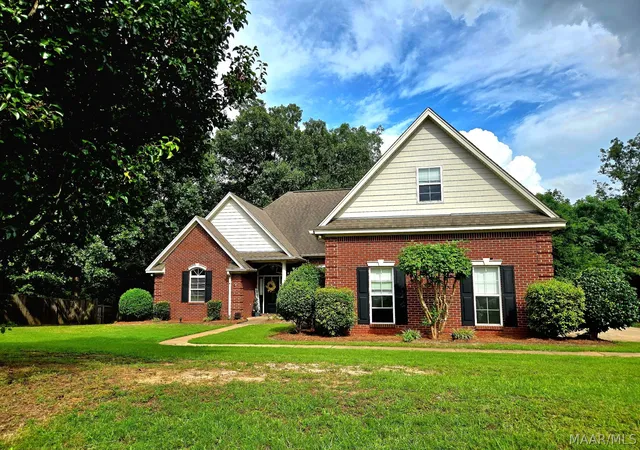 1st image of 94 Sunnybrook Ct, Deatsville, AL 36022 | MLS# 584500