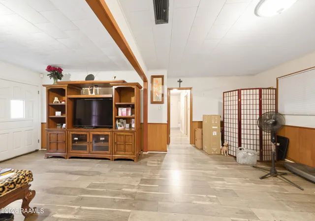 Photo 4 of Sale Pending at 325 Elmore St, Saint Martinville, LA 70582 | MLS# 2600006946 | Listing updated on 2026-08-08