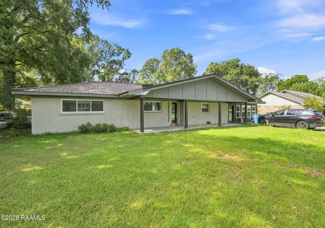Photo 2 of Single family home for sale at 611 Ledoux St, Jennings, LA 70546 | MLS# 2600007670 | Listing updated on 2026-08-19