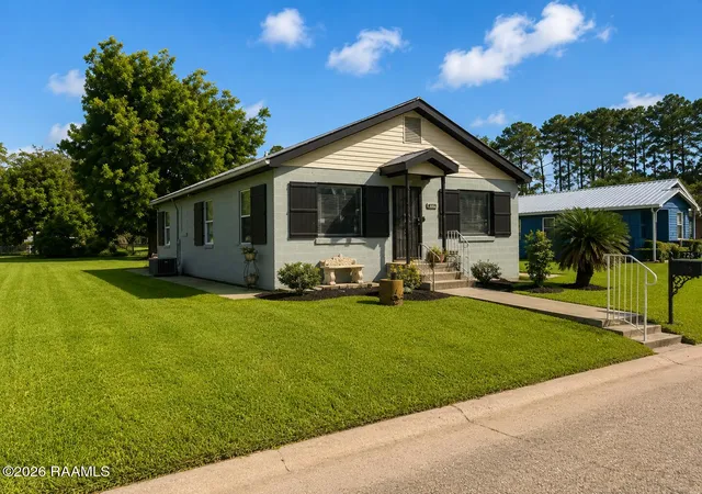 1st image of 125 Delasalle Dr, New Iberia, LA 70560 | MLS# 2600007572