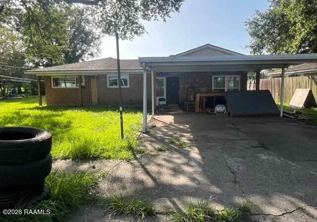 Single family home for sale at 510 Orange Grv Dr, New Iberia, LA 70560 | MLS# 2600007759