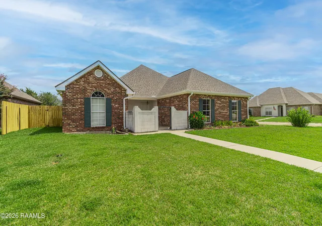 2nd image of 2007 Sugar Palm Dr, New Iberia, LA 70563 | MLS# 2600007758