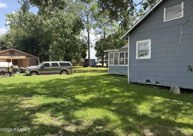 2nd image of 517 Lasalle St, Saint Martinville, LA 70582 | MLS# 2600007384