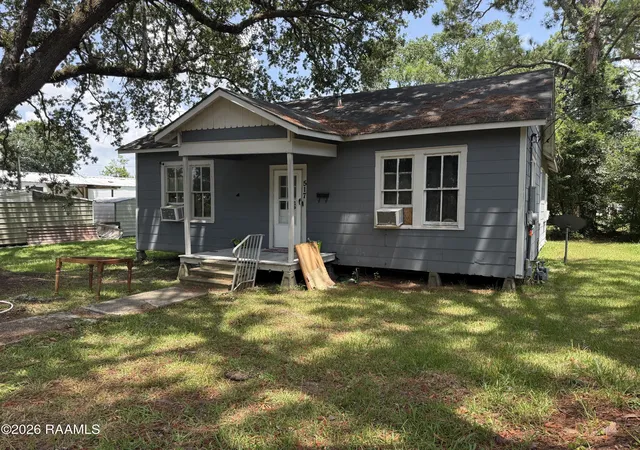 Photo 3 of Single family home for sale at 517 Lasalle St, Saint Martinville, LA 70582 | MLS# 2600007384 | Listing updated on 2026-08-14
