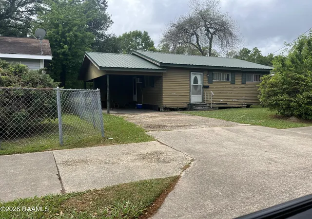 Photo 1 of Sale Pending at 1611 N Saint Antoine St, Lafayette, LA 70501 | MLS# 2600007434 | Listing updated on 2026-09-16