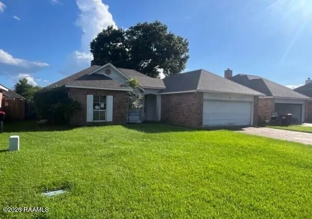Photo 2 of Sale Pending at 211 Shadowbrush Bnd, Lafayette, LA 70506 | MLS# 2600007589 | Listing updated on 2026-08-29
