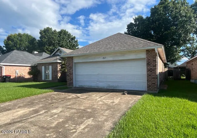 Photo 3 of Sale Pending at 211 Shadowbrush Bnd, Lafayette, LA 70506 | MLS# 2600007589 | Listing updated on 2026-08-29