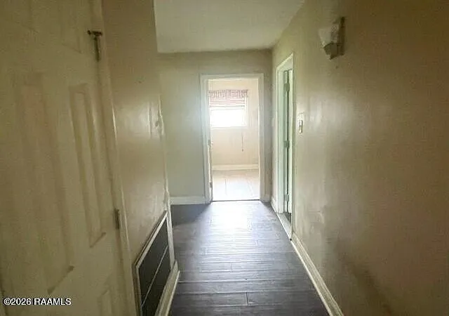 Photo 3 of Sale Pending at 421 E Demanade Dr, Lafayette, LA 70503 | MLS# 2600004950 | Listing updated on 2026-09-21
