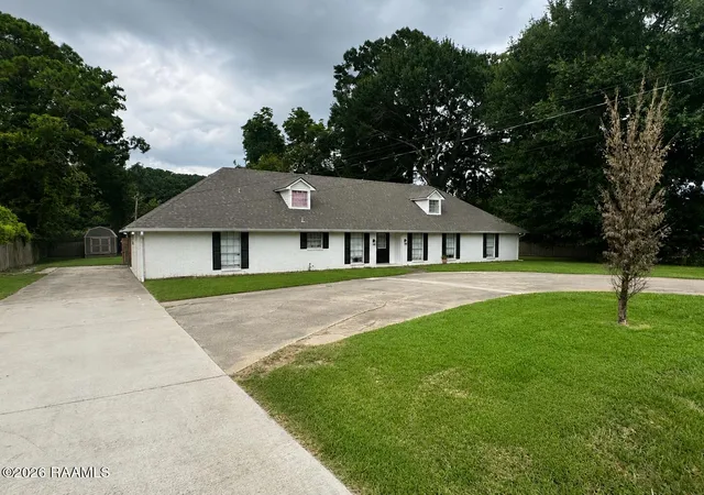 Photo 1 of Single family home for sale at 111 Julian Cir, Lafayette, LA 70507 | MLS# 2600007038 | Listing updated on 2026-08-16