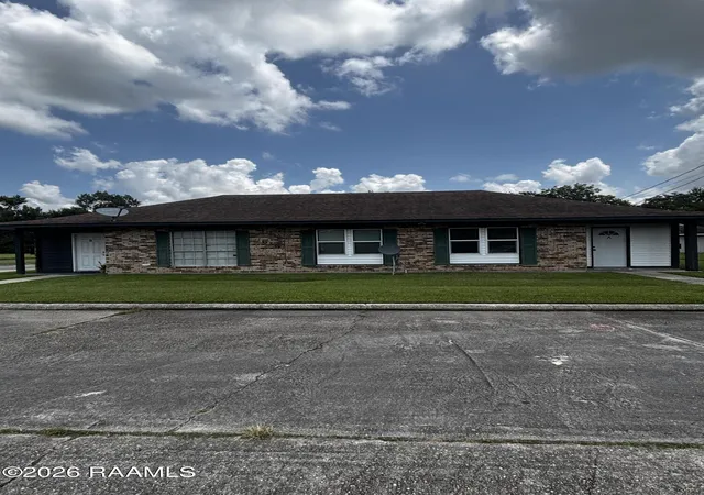 2nd image of 615 Yvonne St, New Iberia, LA 70560 | MLS# 2600007337