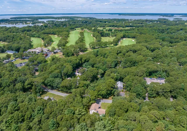 5th image of 21 Clubhouse Dr, Pocasset, MA 02559 | MLS# 22604050