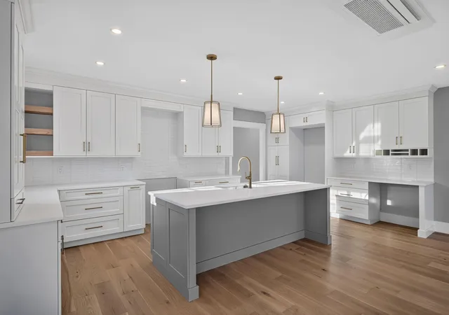 2nd image of 533 Woods Hole Rd #UNIT E104, Woods Hole, MA 02543 | MLS# 22603809