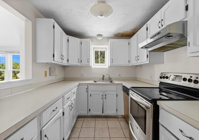 2nd image of 24 Bettys Pond Rd #APT P, Hyannis, MA 02601 | MLS# 22603860