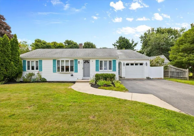 Photo 1 of Sale Pending at 33 Homestead Ln, Teaticket, MA 02536 | MLS# 22603914 | Listing updated on 2026-08-27