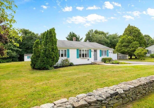 Photo 2 of Sale Pending at 33 Homestead Ln, Teaticket, MA 02536 | MLS# 22603914 | Listing updated on 2026-08-27