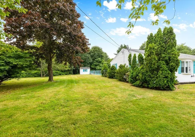 Photo 4 of Sale Pending at 33 Homestead Ln, Teaticket, MA 02536 | MLS# 22603914 | Listing updated on 2026-08-27