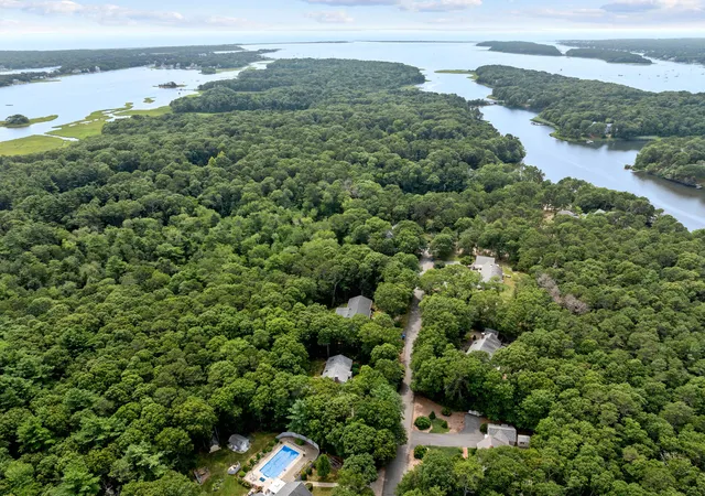 4th image of 26 Quashnet Wy, East Falmouth, MA 02536 | MLS# 22603956