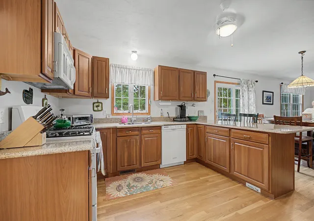 2nd image of 12 Gordon Ln, Yarmouth Port, MA 02675 | MLS# 22604066