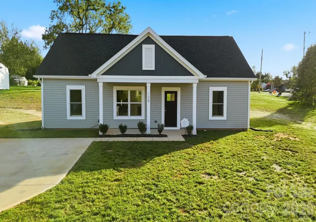 2nd image of 128 N Main St, Granite Falls, NC 28630 | MLS# 4317845