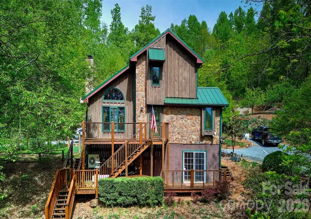 Photo 3 of Single family home for sale at 262 Azalea Hills Ln, Spruce Pine, NC 28777 | MLS# 4379987 | Listing updated on 2026-09-04
