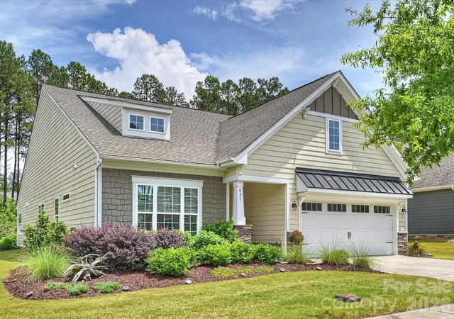 Photo 1 of Single family home for sale at 821 Botticelli Ct, Mount Holly, NC 28120 | MLS# 4385739 | Listing updated on 2026-09-30