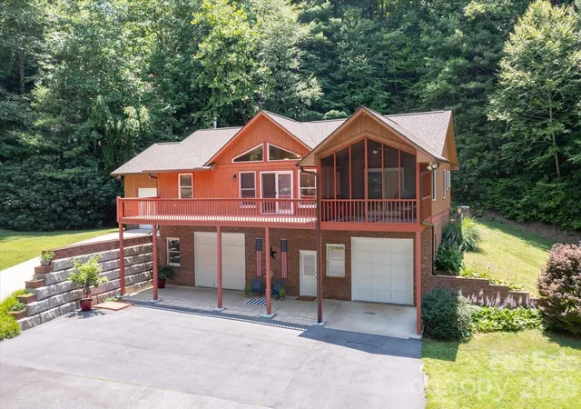 1st image of 134 Valle Wy, Hendersonville, NC 28739 | MLS# 4391167