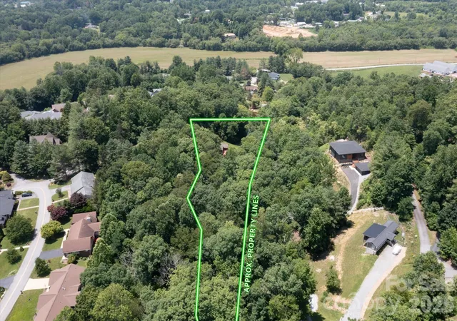 31st image of 134 Valle Wy, Hendersonville, NC 28739 | MLS# 4391167