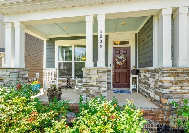 Photo 2 of Single family home for sale at 6008 Britannia Blvd, Waxhaw, NC 28173 | MLS# 4396319 | Listing updated on 2026-08-31