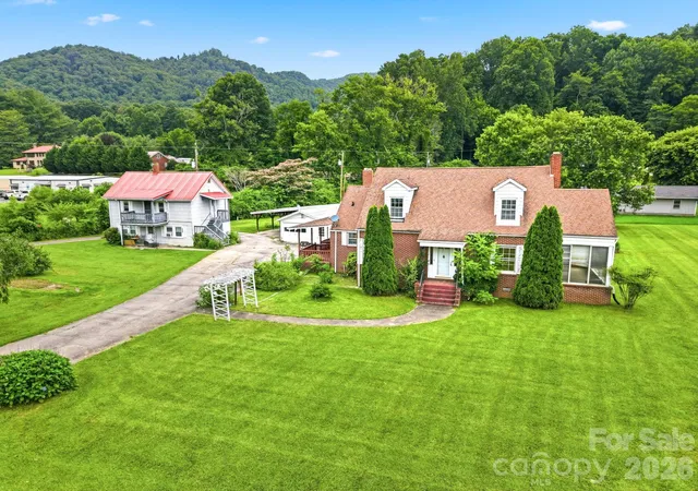 Photo 3 of House for sale at 783 Skyland Dr, Sylva, NC 28779 | MLS# 4401955 | Listing updated on 2026-08-04